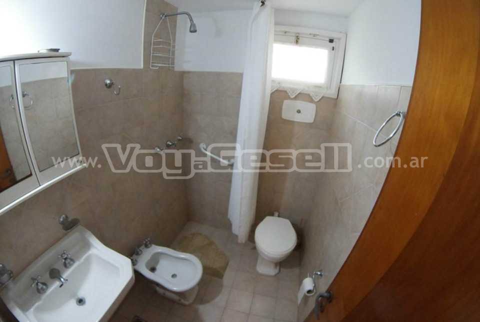 Alquilo Chalet El Chino en Villa Gesell zona Centro a 450 Mts de la Playa