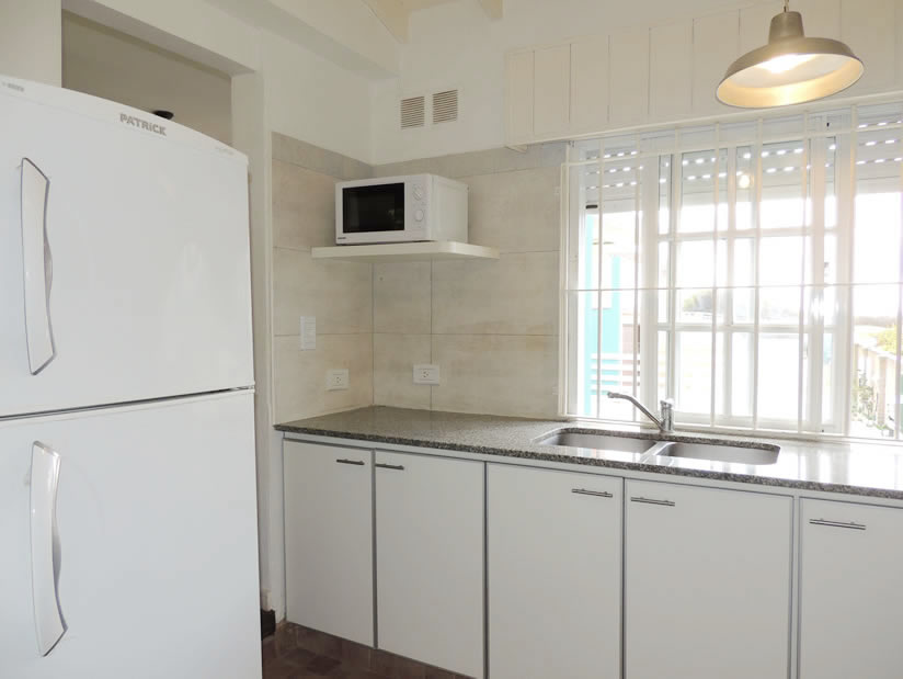 Alquilo Casa El Descanso Norte en Villa Gesell zona Barrio Norte a 20 mts de la Playa