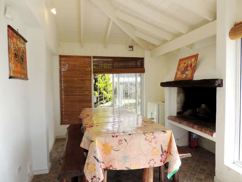 Alquilo Casa El Descanso Norte en Villa Gesell zona Barrio Norte a 20 mts de la Playa 