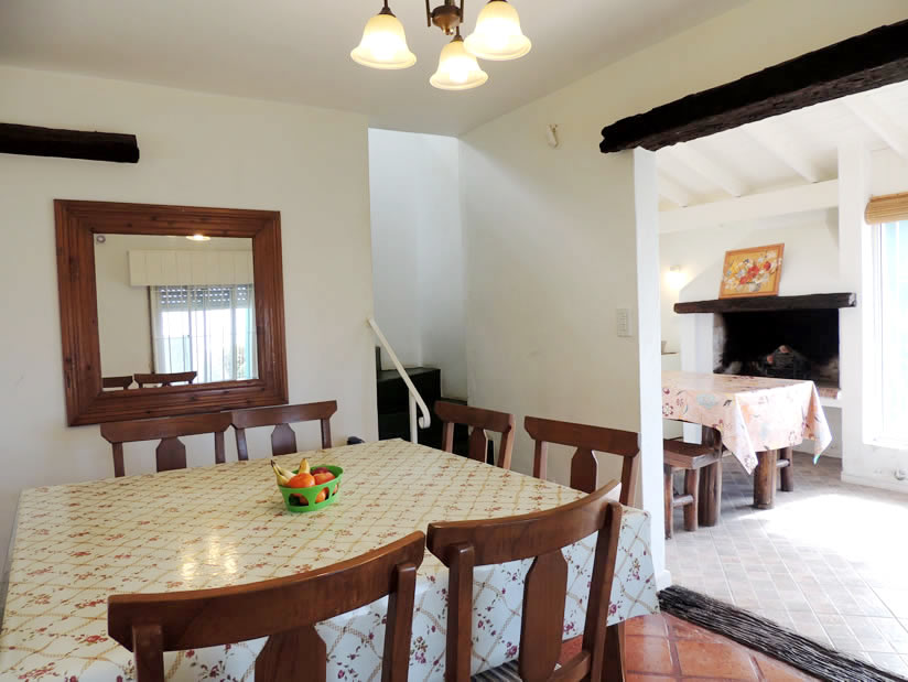 Alquilo Casa El Descanso Norte en Villa Gesell zona Barrio Norte a 20 mts de la Playa 