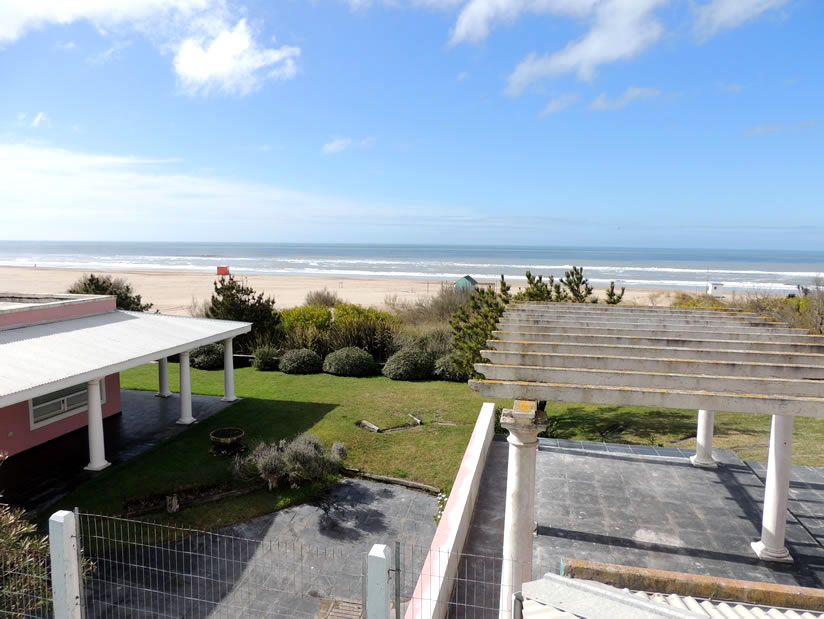 Alquilo Casa El Descanso Norte en Villa Gesell zona Barrio Norte a 20 mts de la Playa