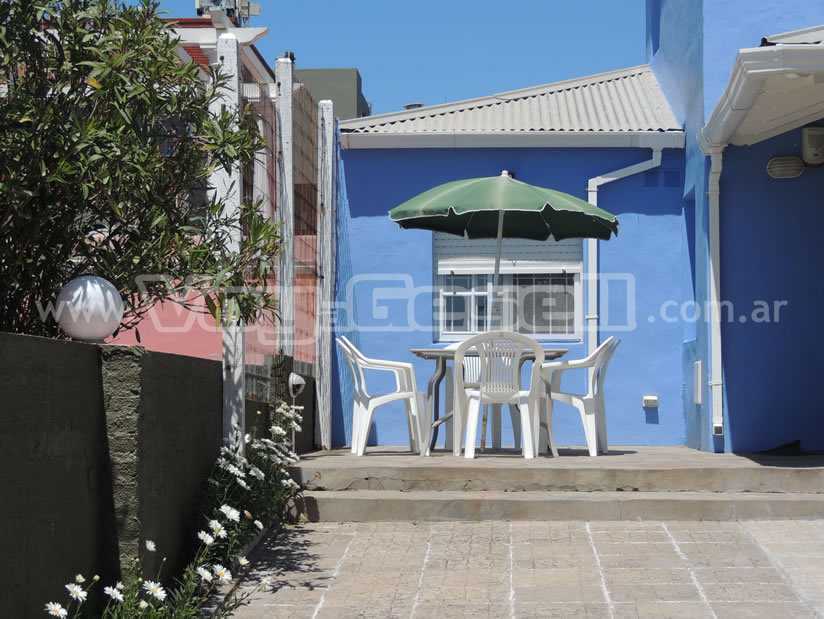 Alquilo Casa El Descanso Norte en Villa Gesell zona Barrio Norte a 20 mts de la Playa