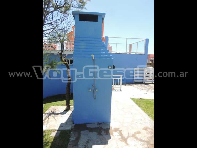 Alquilo Casa El Descanso Norte en Villa Gesell zona Barrio Norte a 20 mts de la Playa