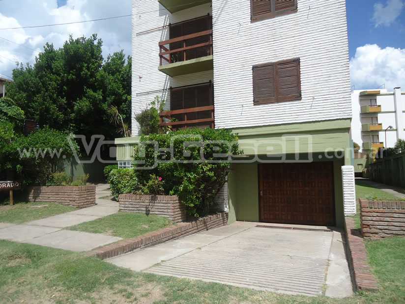 Alquilo Departamento El Dorado 2D en Villa Gesell zona Barrio Norte a 150 Mts de la Playa 
