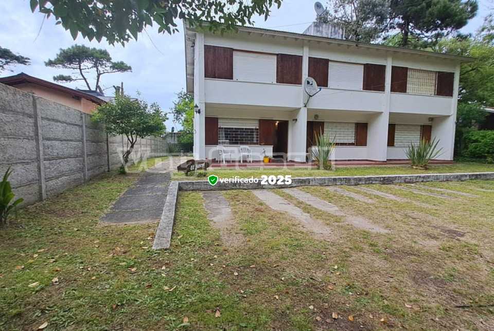 Alquilo Departamento El Juncal en Villa Gesell zona Barrio Norte a 350 mts de la Playa 