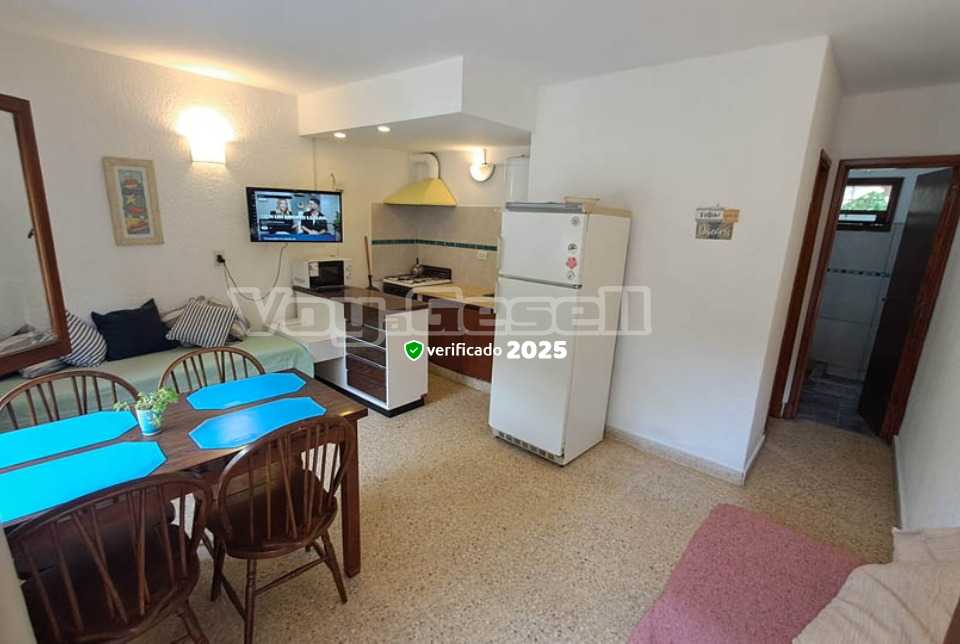 Alquilo Departamento El Juncal en Villa Gesell zona Barrio Norte a 350 mts de la Playa 