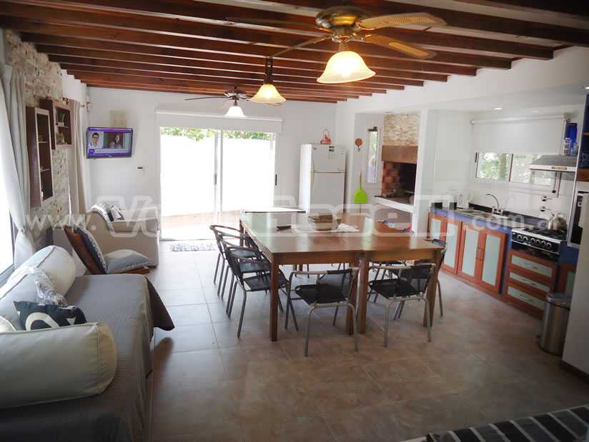 Alquilo Casa El Quincho en Villa Gesell zona Centro a 600 Mts de la Playa