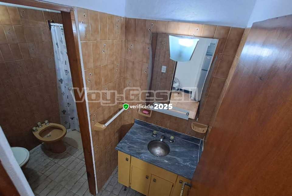 Alquilo Casa Elisa en Villa Gesell zona Centro Comercial a 600 Mts de la Playa 