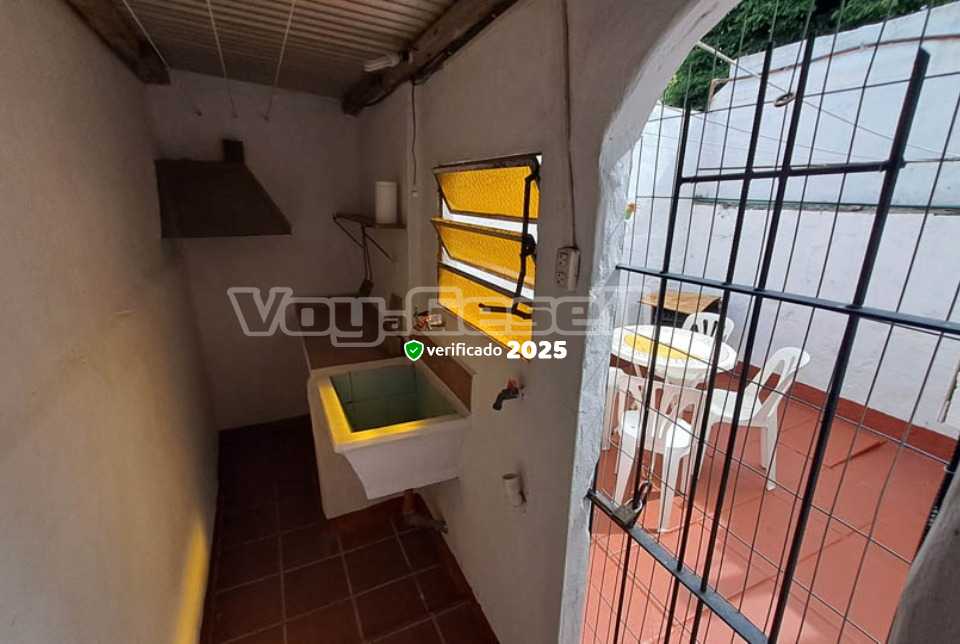Alquilo Casa Elisa en Villa Gesell zona Centro Comercial a 600 Mts de la Playa