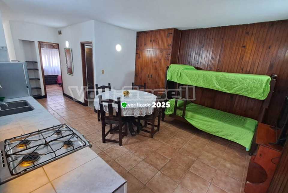 Elisa: Casa en Villa Gesell zona Centro Comercial