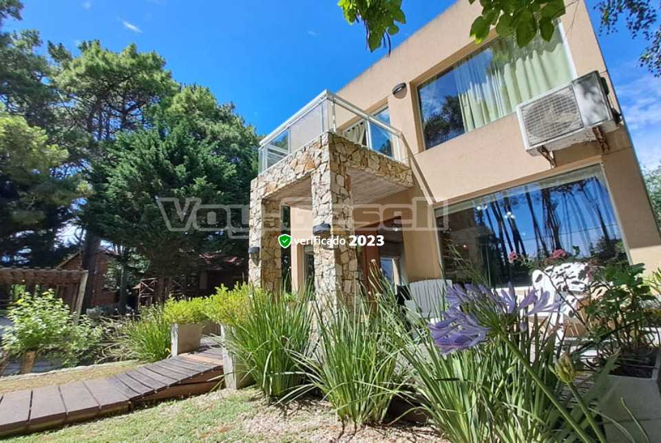 Alquilo Casa Elsa y Mario en Mar Azul zona  a 400 mts de la Playa 