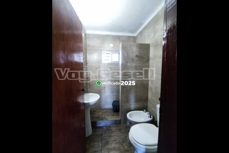 Alquilo Departamento En Esta tierra en Villa Gesell zona Centro a 120 Mts de la Playa