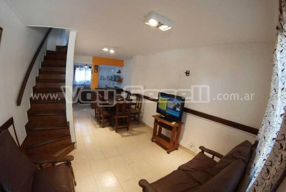 Alquilo Duplex Esmeralda 1 en Villa Gesell zona Centro a 200 Mts de la Playa 