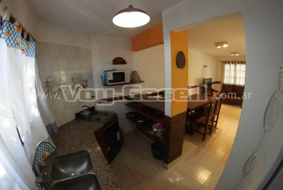 Alquilo Duplex Esmeralda 1 en Villa Gesell zona Centro a 200 Mts de la Playa 