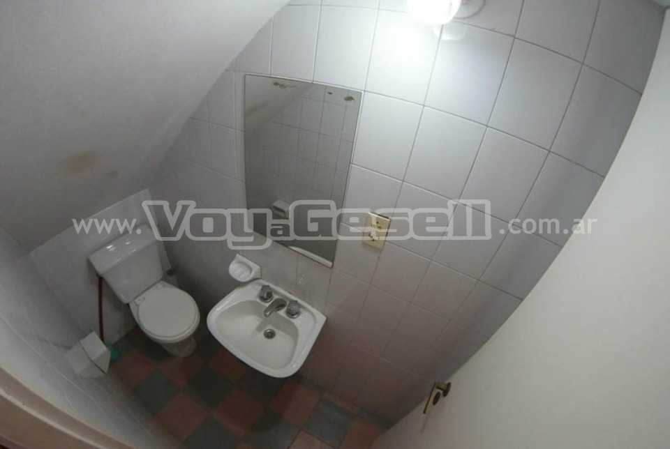 Alquilo Duplex Esmeralda 1 en Villa Gesell zona Centro a 200 Mts de la Playa 