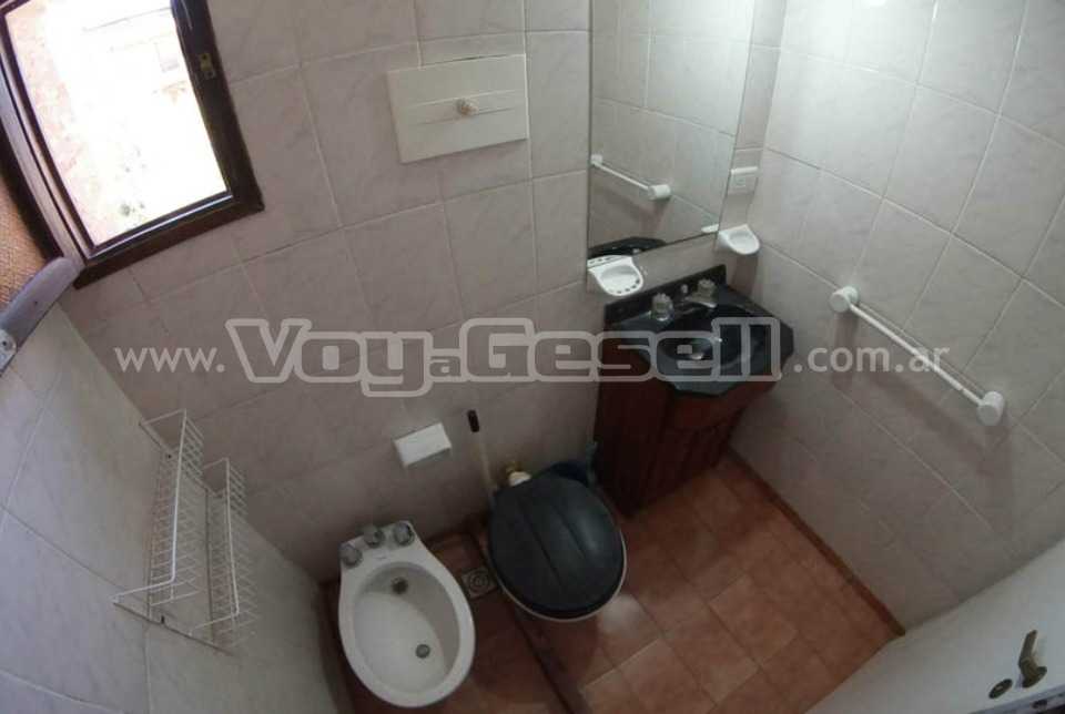 Alquilo Duplex Esmeralda 1 en Villa Gesell zona Centro a 200 Mts de la Playa