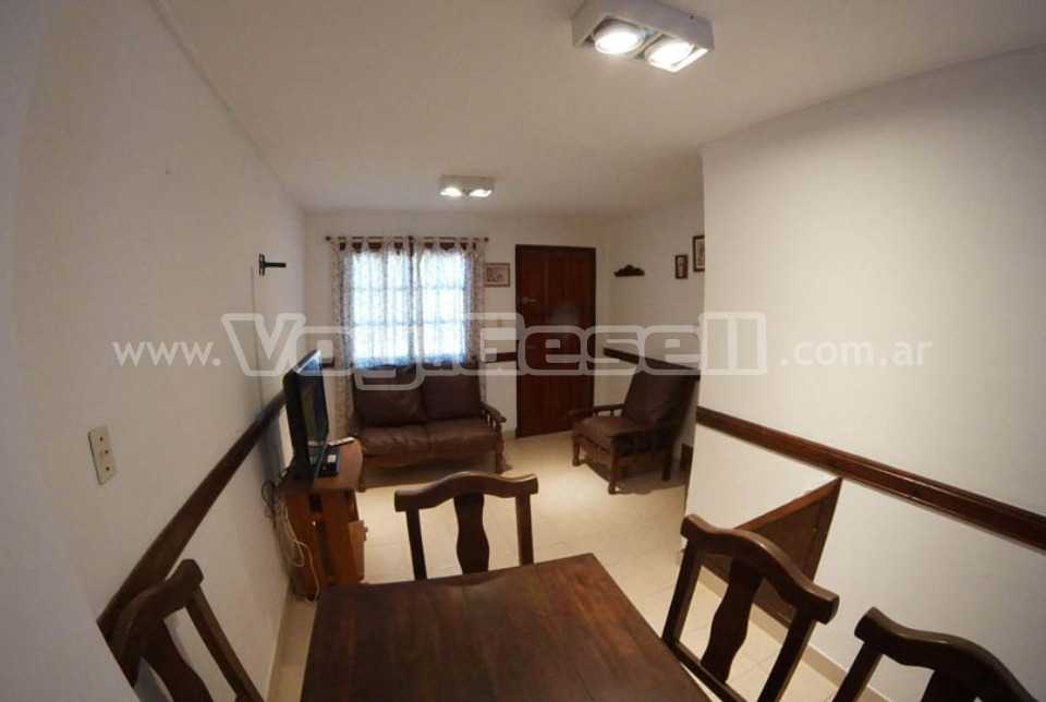 Alquilo Duplex Esmeralda 1 en Villa Gesell zona Centro a 200 Mts de la Playa 