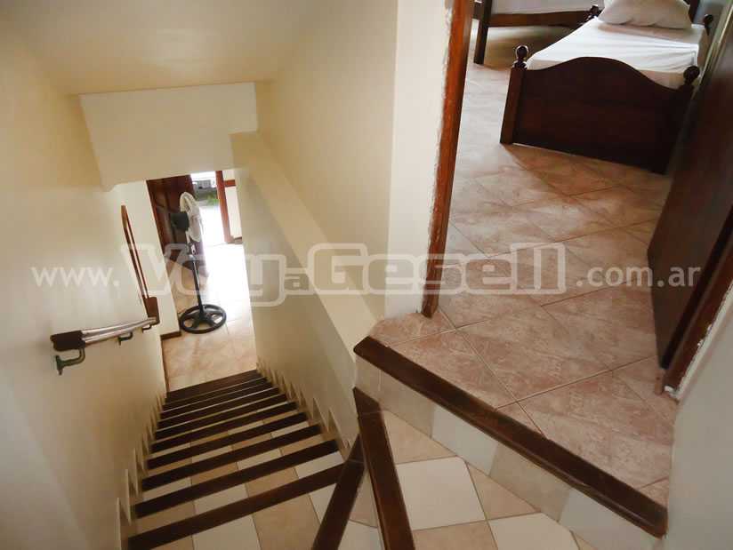 Alquilo Duplex Esmeralda esquina en Villa Gesell zona Centro a 200 Mts de la Playa