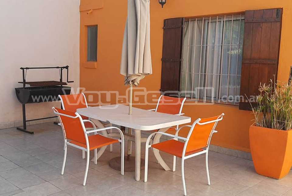 SAMANAY: Casa en Villa Gesell zona Centro