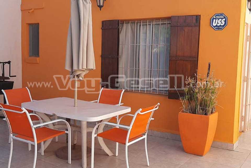 Alquilo Casa SAMANAY en Villa Gesell zona Centro a 450 Mts de la Playa 