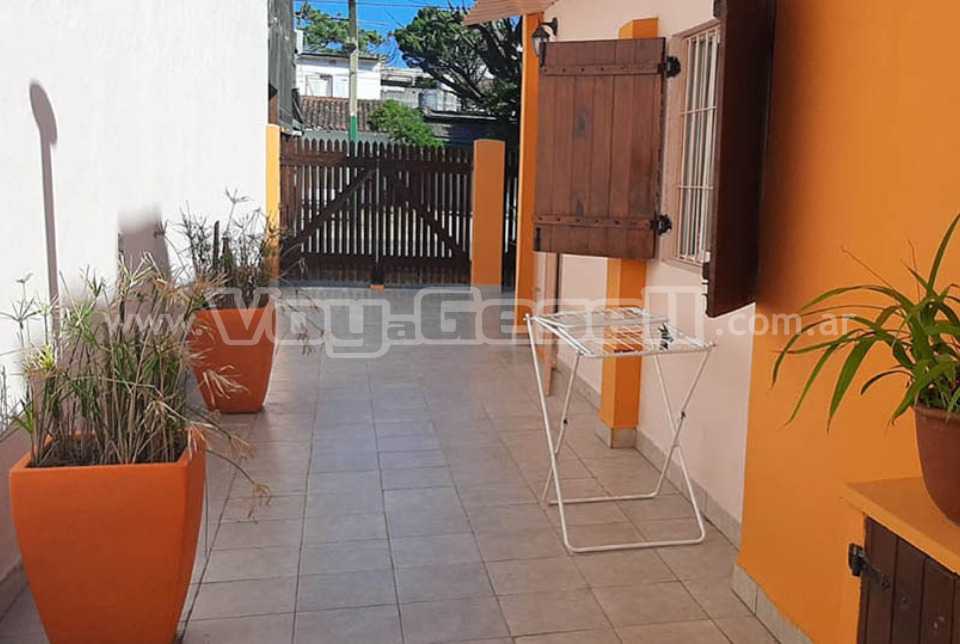 Alquilo Casa SAMANAY en Villa Gesell zona Centro a 450 Mts de la Playa 