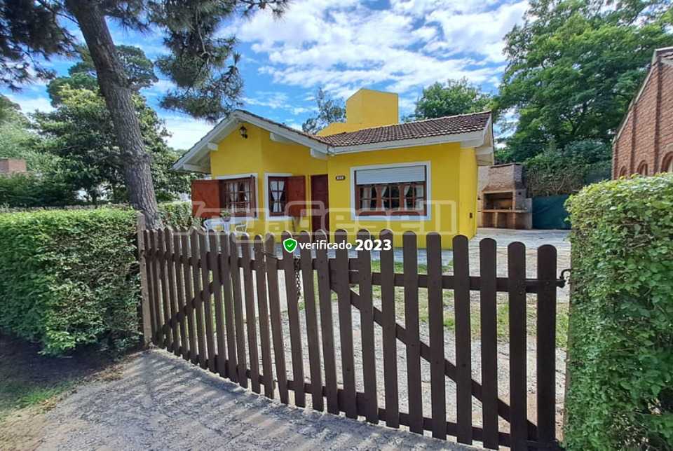 Alquilo Casa Ezequiel en Villa Gesell zona Sur a 800 Mts de la Playa 