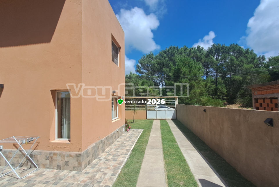 Alquilo Casa FloreSer en Villa Gesell zona Centro a 3300 mts de la Playa