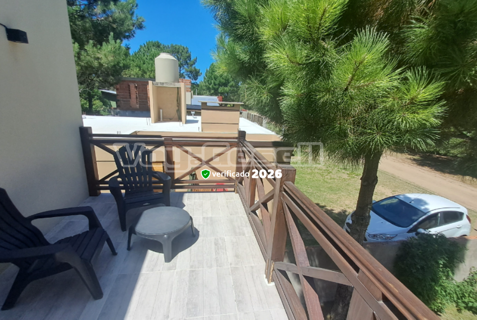 Alquilo Casa FloreSer en Villa Gesell zona Centro a 3300 mts de la Playa