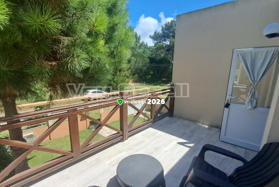 Alquilo Casa FloreSer en Villa Gesell zona Centro a 3300 mts de la Playa