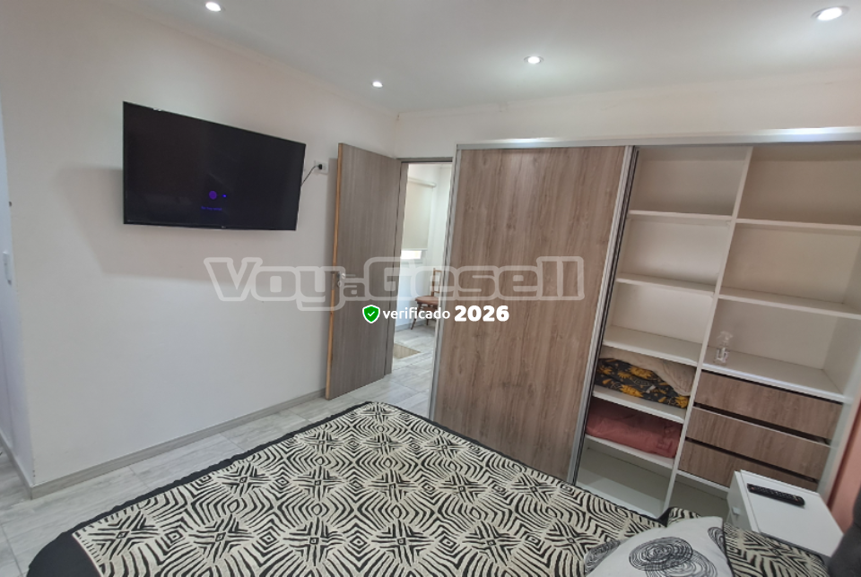 Alquilo Casa FloreSer en Villa Gesell zona Centro a 3300 mts de la Playa