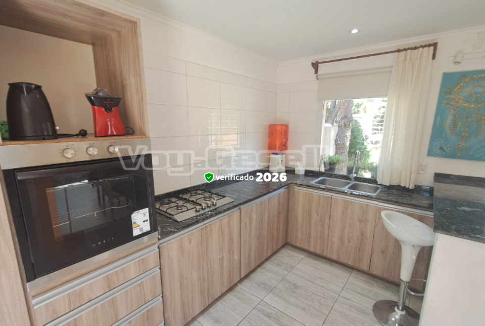 Alquilo Casa FloreSer en Villa Gesell zona Centro a 3300 mts de la Playa 