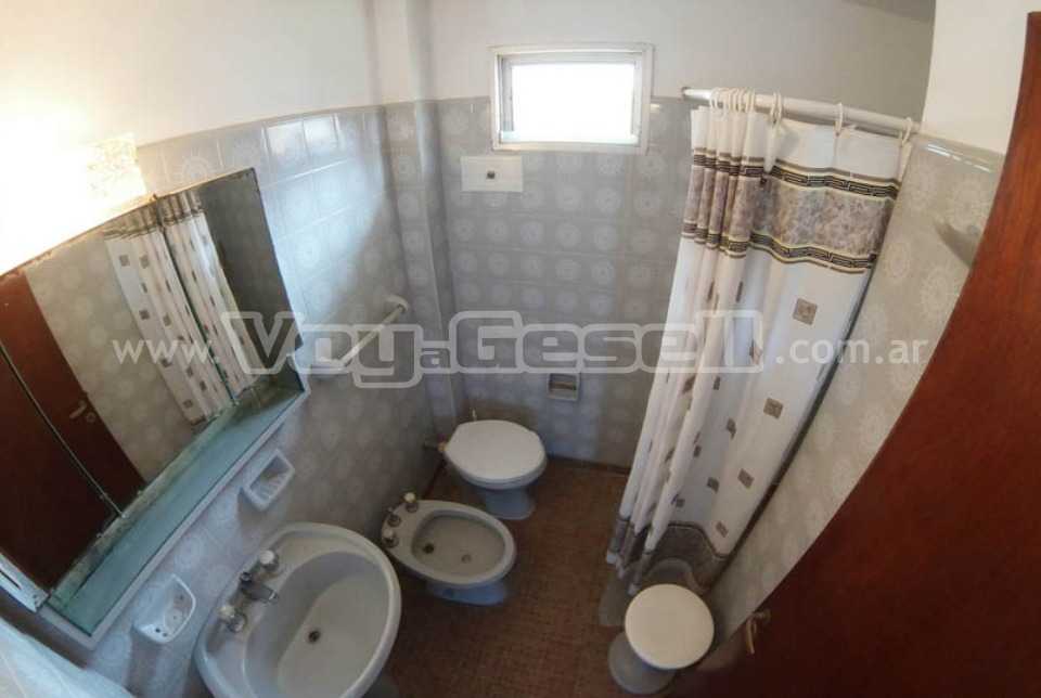 Alquilo Chalet Gaby en Villa Gesell zona Sur a 110 Mts de la Playa