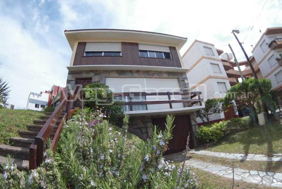 Alquilo Chalet Gaby en Villa Gesell zona Sur a 110 Mts de la Playa 
