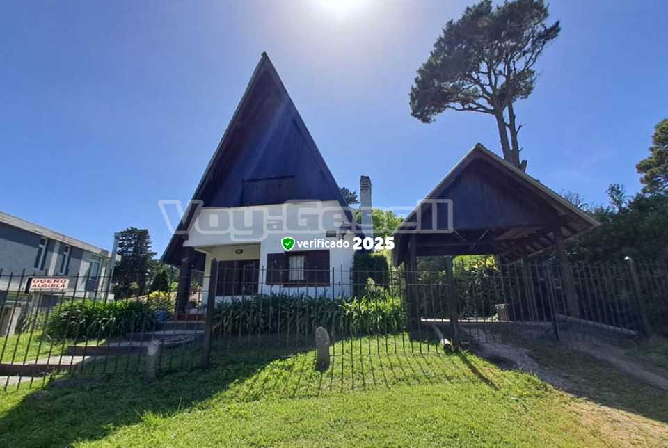 Alquilo Alpina Gatagorriak en Villa Gesell zona Barrio Norte a 550 mts de la Playa 
