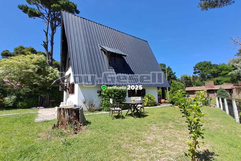 Alquilo Alpina Gatagorriak en Villa Gesell zona Barrio Norte a 550 mts de la Playa