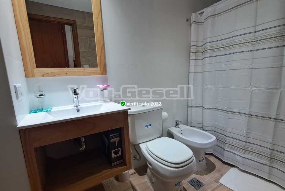 Alquilo Departamento Gemelos 2 Amb en Villa Gesell zona Centro a 2 Mts de la Playa