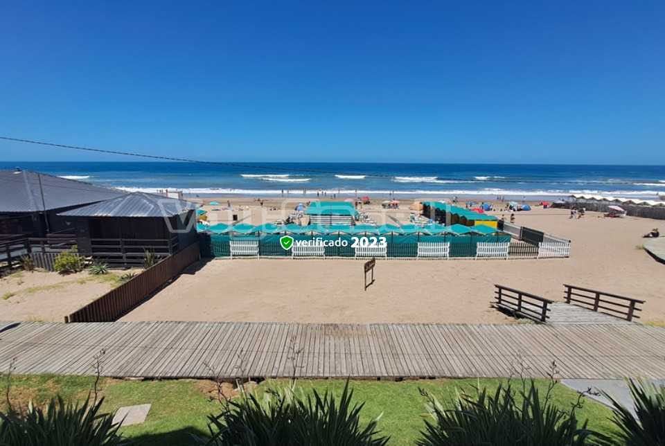 Alquilo Duplex Gemelos 39 en Villa Gesell zona Centro Comercial a 20 Mts de la Playa 