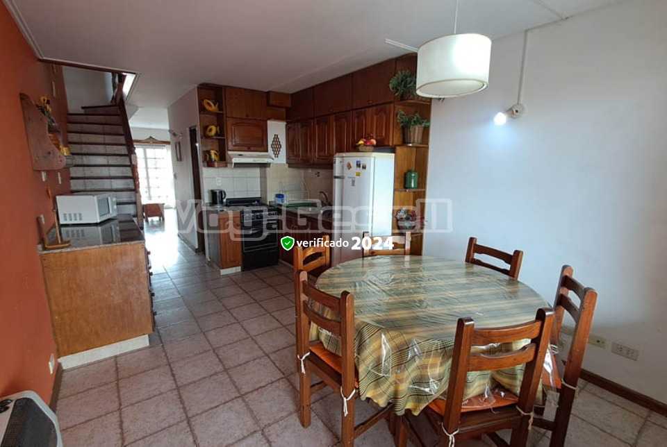 Alquilo Duplex Gemelos 39 en Villa Gesell zona Centro Comercial a 20 Mts de la Playa