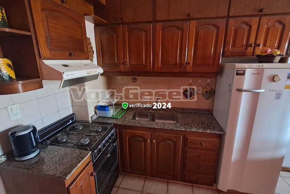 Alquilo Duplex Gemelos 39 en Villa Gesell zona Centro Comercial a 20 Mts de la Playa