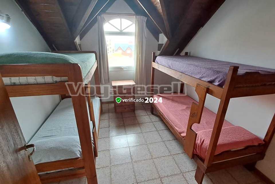 Alquilo Duplex Gemelos 39 en Villa Gesell zona Centro Comercial a 20 Mts de la Playa