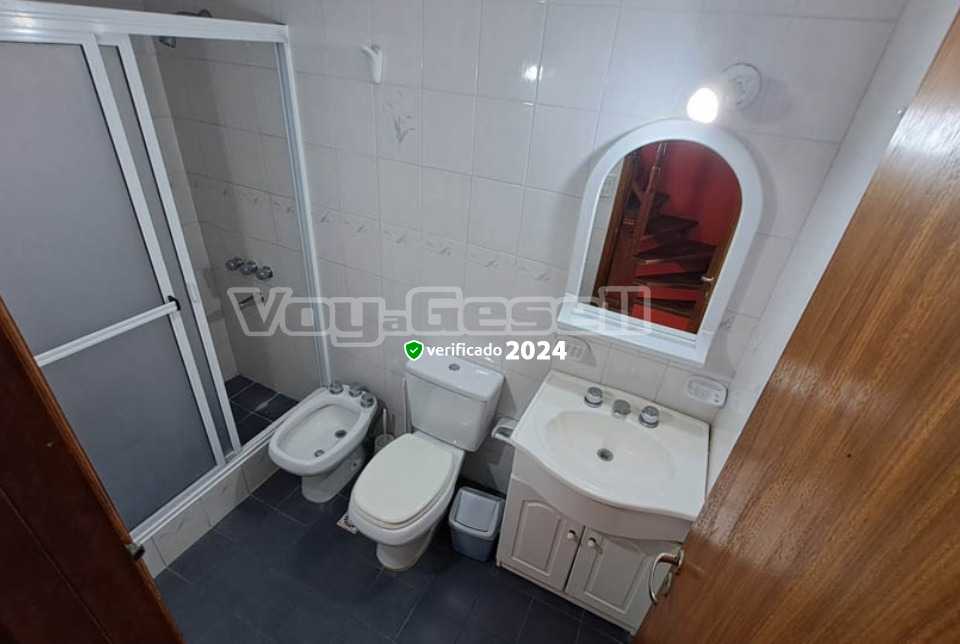 Alquilo Duplex Gemelos 39 en Villa Gesell zona Centro Comercial a 20 Mts de la Playa