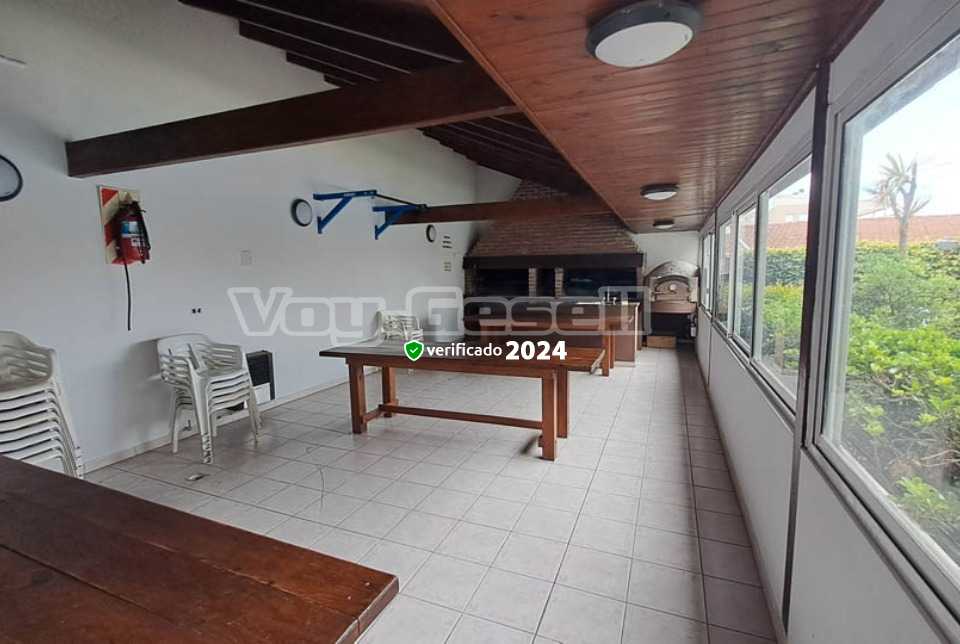 Alquilo Duplex Gemelos 39 en Villa Gesell zona Centro Comercial a 20 Mts de la Playa