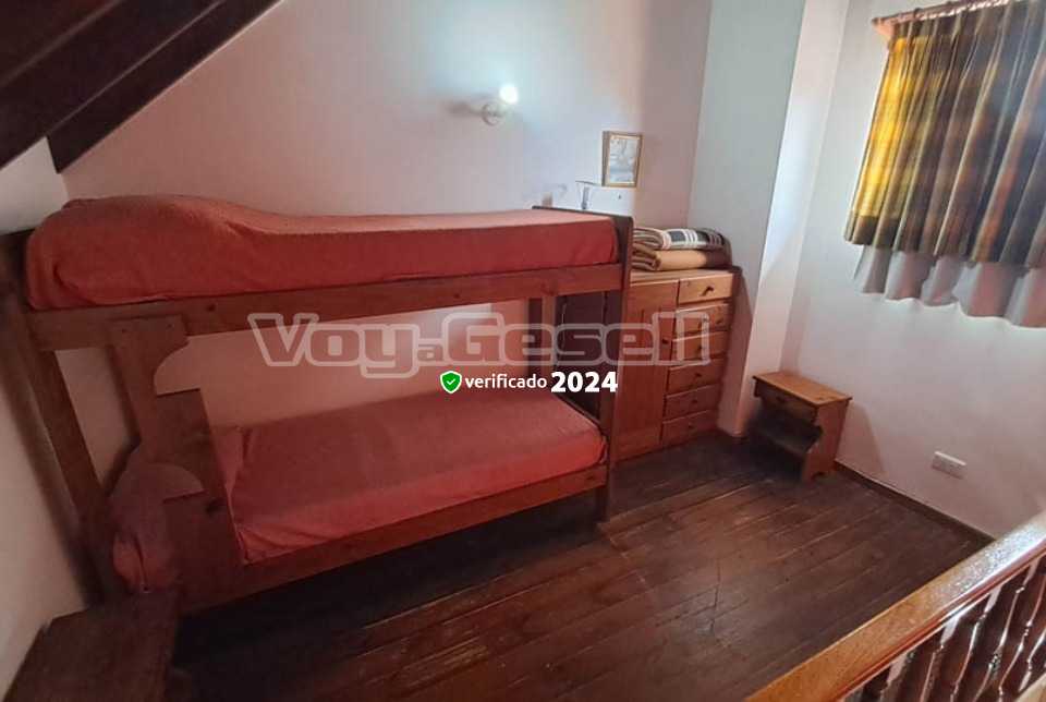 Alquilo Duplex Gemelos 39 en Villa Gesell zona Centro Comercial a 20 Mts de la Playa