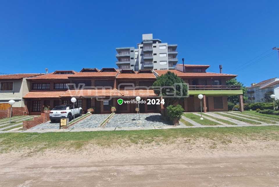 Alquilo Duplex Gemelos V en Villa Gesell zona Centro a 200 Mts de la Playa 