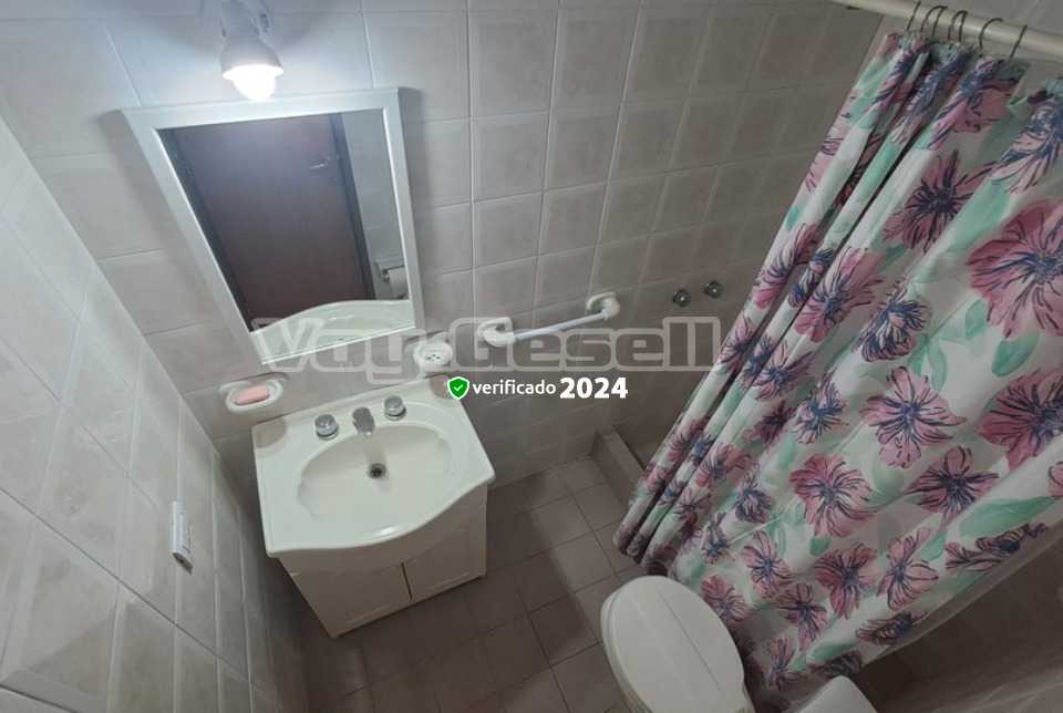 Alquilo Duplex Gemelos VII Departamento 40 en Villa Gesell zona Centro Comercial a 10 Mts de la Playa