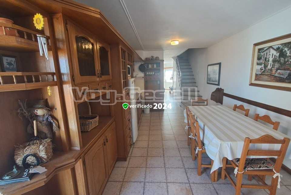 Alquilo Duplex Gemelos VII Departamento 40 en Villa Gesell zona Centro Comercial a 10 Mts de la Playa 