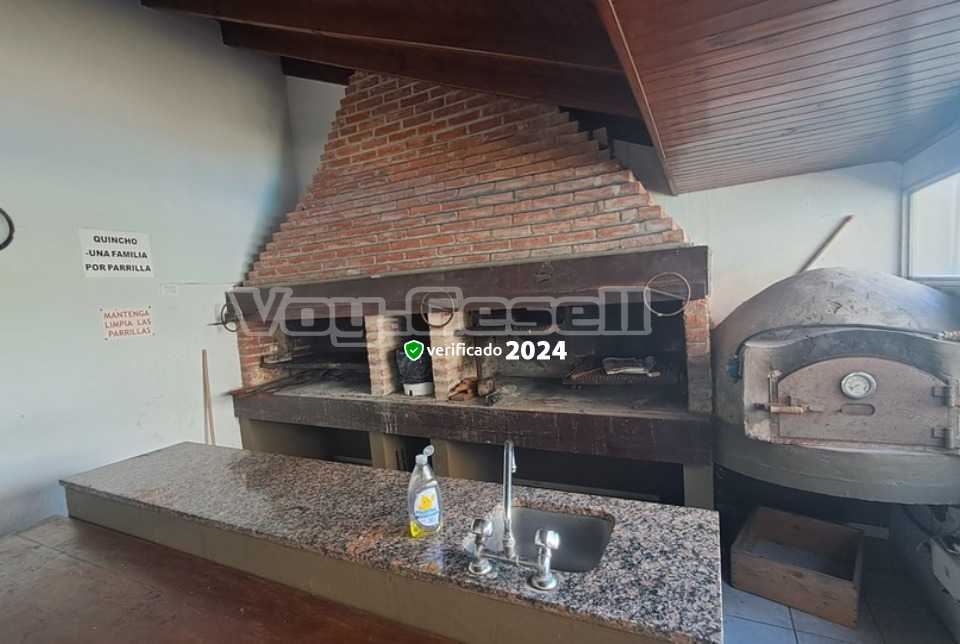 Alquilo Duplex Gemelos VII Departamento 40 en Villa Gesell zona Centro Comercial a 10 Mts de la Playa