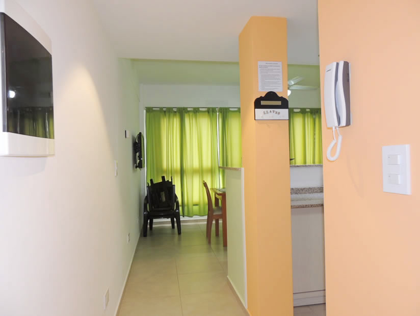 Alquilo Departamento Gesell 365 1F en Villa Gesell zona Centro Comercial a 10 mts de la Playa 