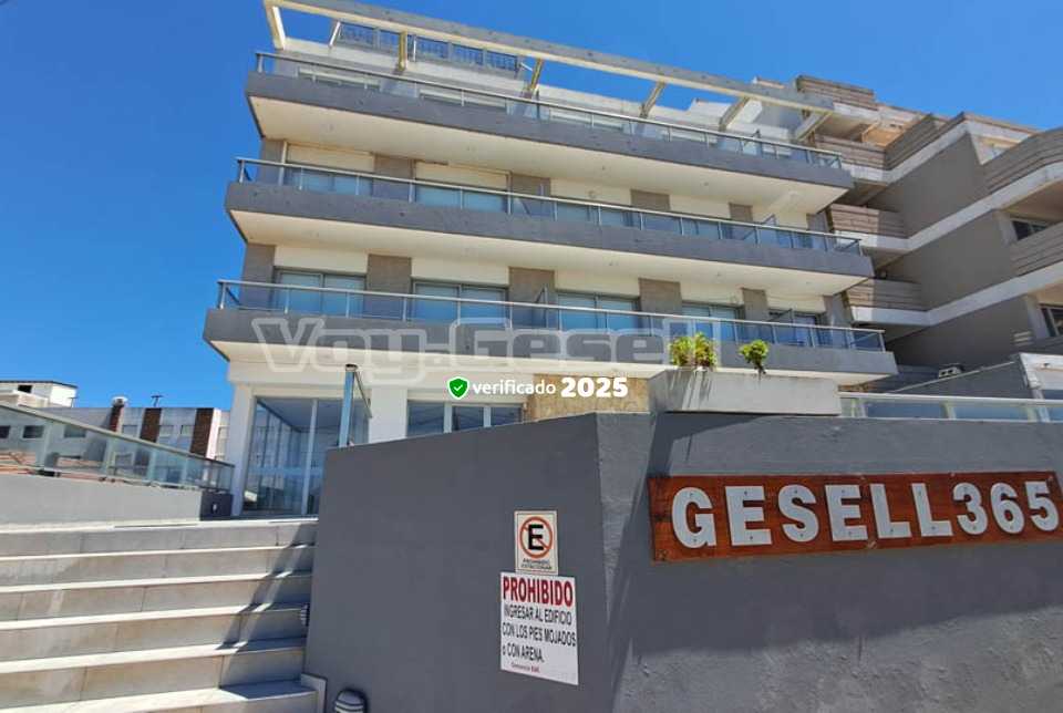 Alquilo Departamento Gesell 365 G en Villa Gesell zona Centro Comercial a 10 Mts de la Playa 