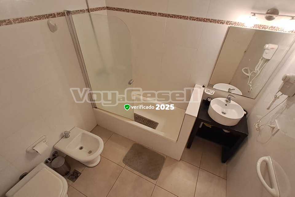 Alquilo Departamento Gesell 365 G en Villa Gesell zona Centro Comercial a 10 Mts de la Playa